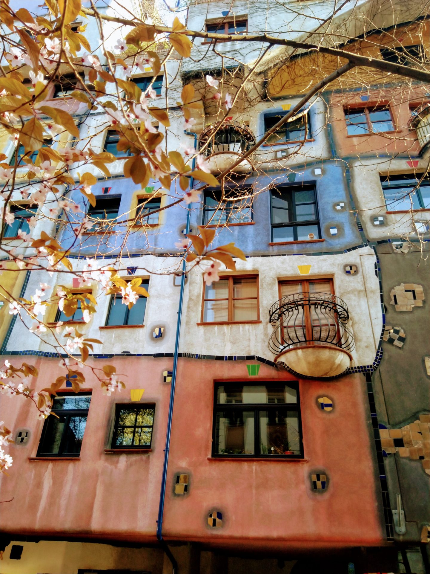 Домът Хундертвасер - туристическият магнит на Виена