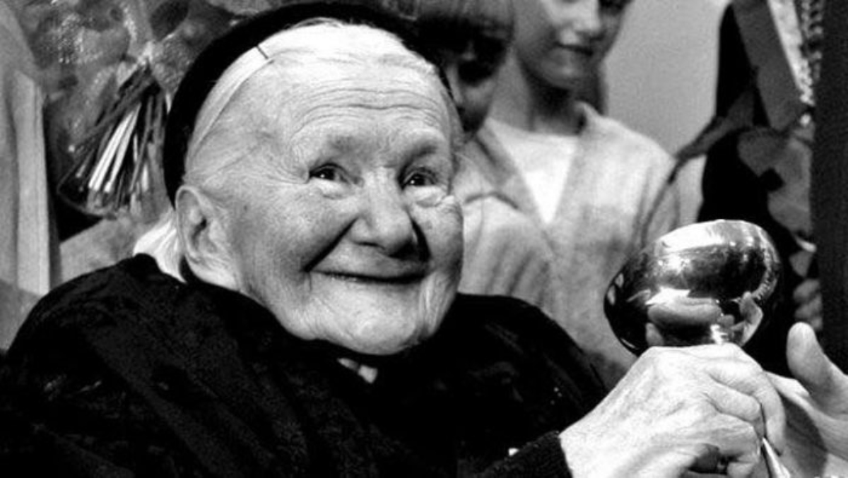 Ирена Сендлерова е светица, спасила 2500 деца от гибел!