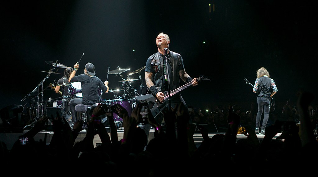 Metallica и Tool използват специално обучени кучета за откриване на СОVID на турнета